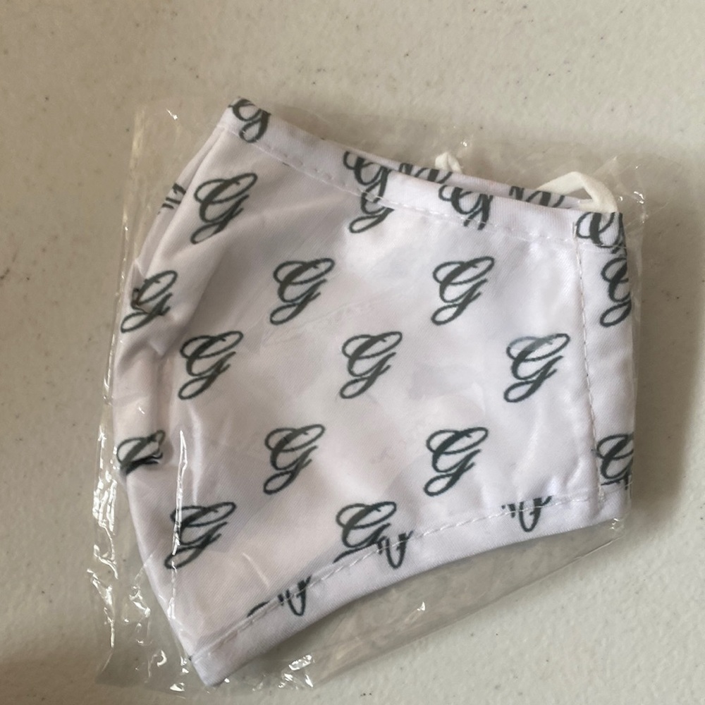 Lot of 4 NEW “The Greenbrier Resort” Logo Face Masks - cloth